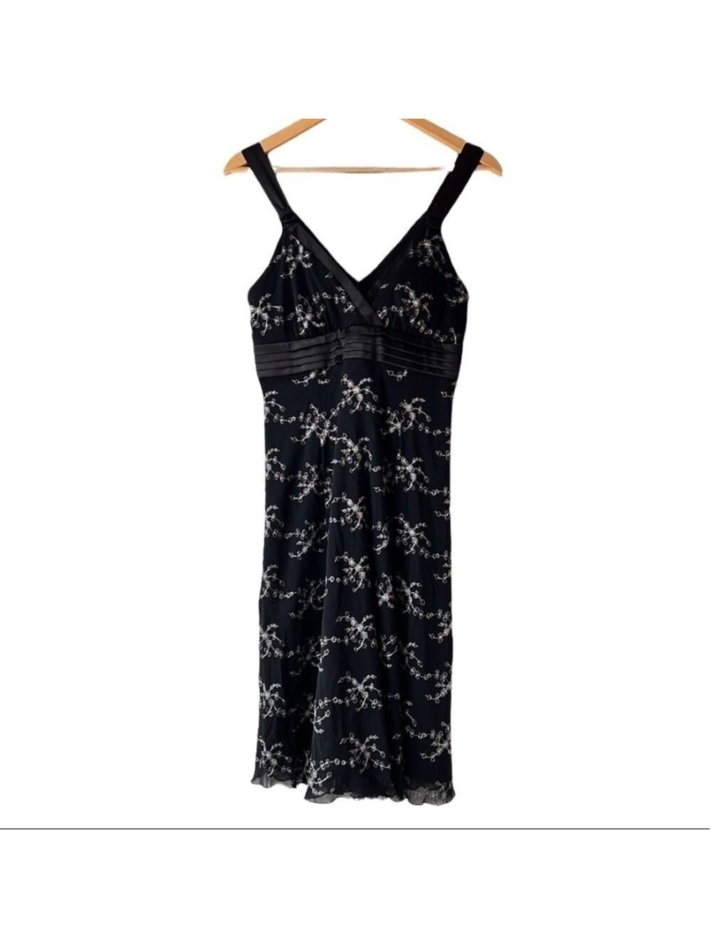 𝅺le CHÂTEAU Black V Neck Sleeveless Dress Size Small